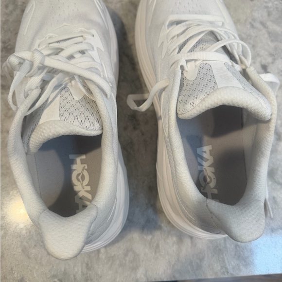 Hoka Women's Clifton 10 Sneakers - Wise width 8women - Picture 3 of 9